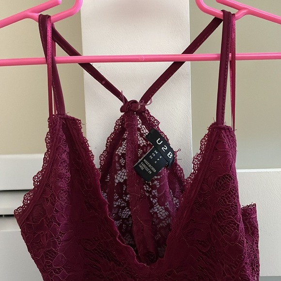Berry coloured lace body suit - Picture 2 of 4